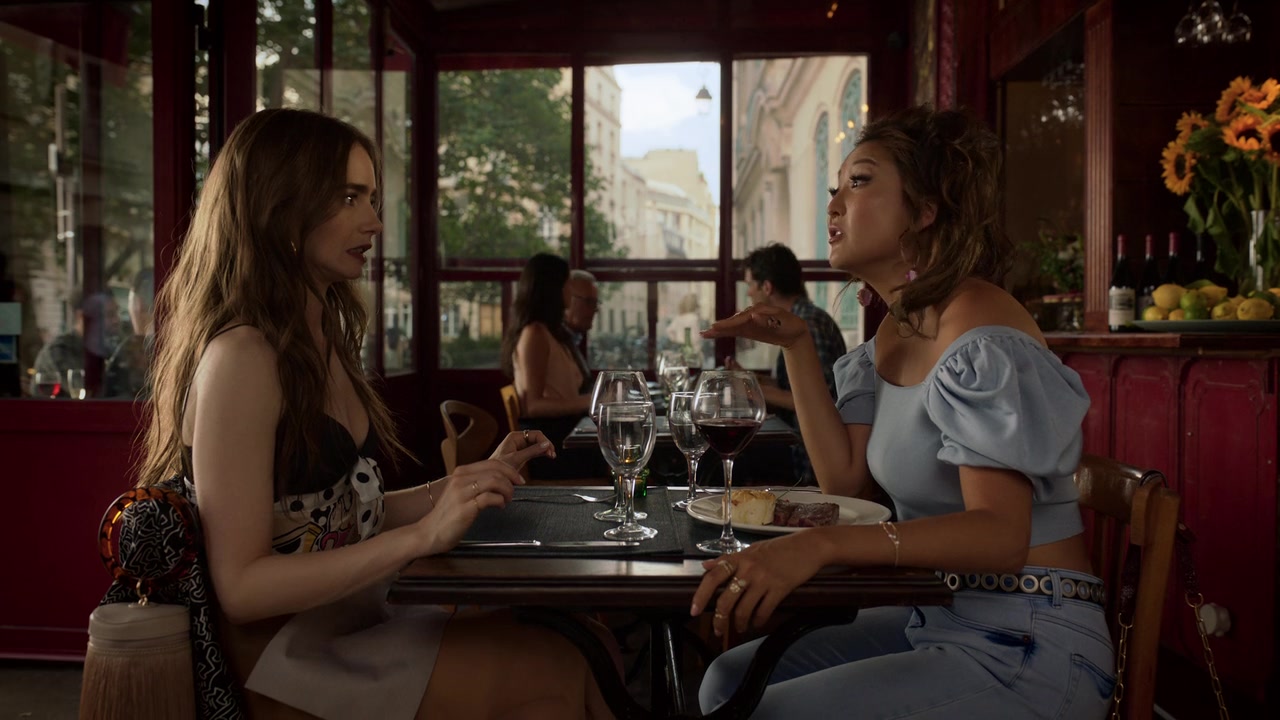 Emily_in_Paris_S01E02_Masculin_Feminin_720p_NF_WEB-DL_DDP5_1_x264-BTN_0666.jpg