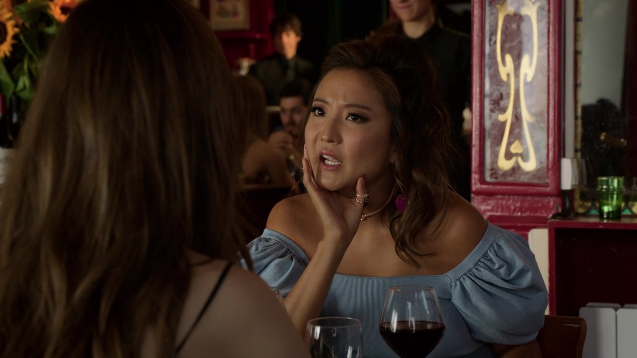 Emily_in_Paris_S01E02_Masculin_Feminin_720p_NF_WEB-DL_DDP5_1_x264-BTN_0670.jpg
