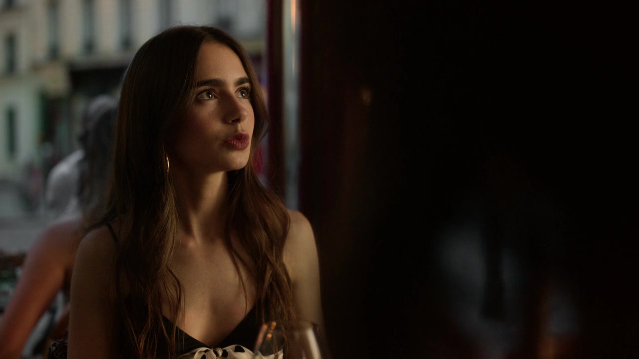 Emily_in_Paris_S01E02_Masculin_Feminin_720p_NF_WEB-DL_DDP5_1_x264-BTN_0698.jpg