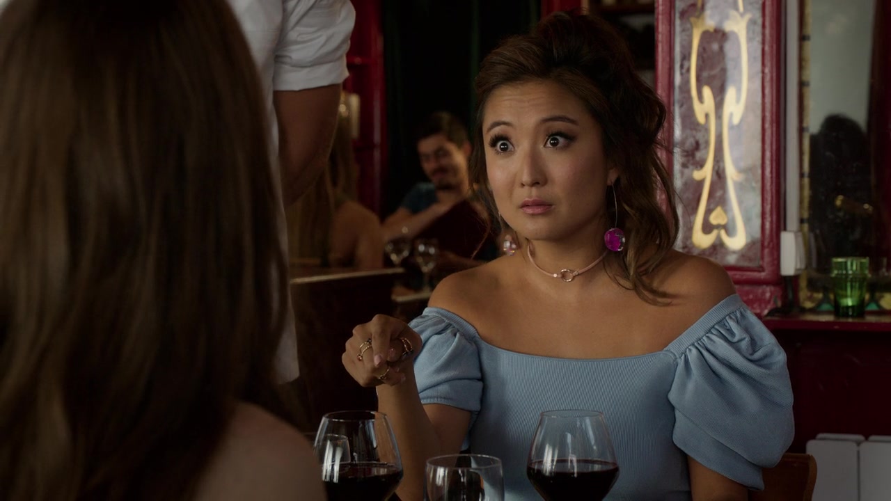 Emily_in_Paris_S01E02_Masculin_Feminin_720p_NF_WEB-DL_DDP5_1_x264-BTN_0703.jpg