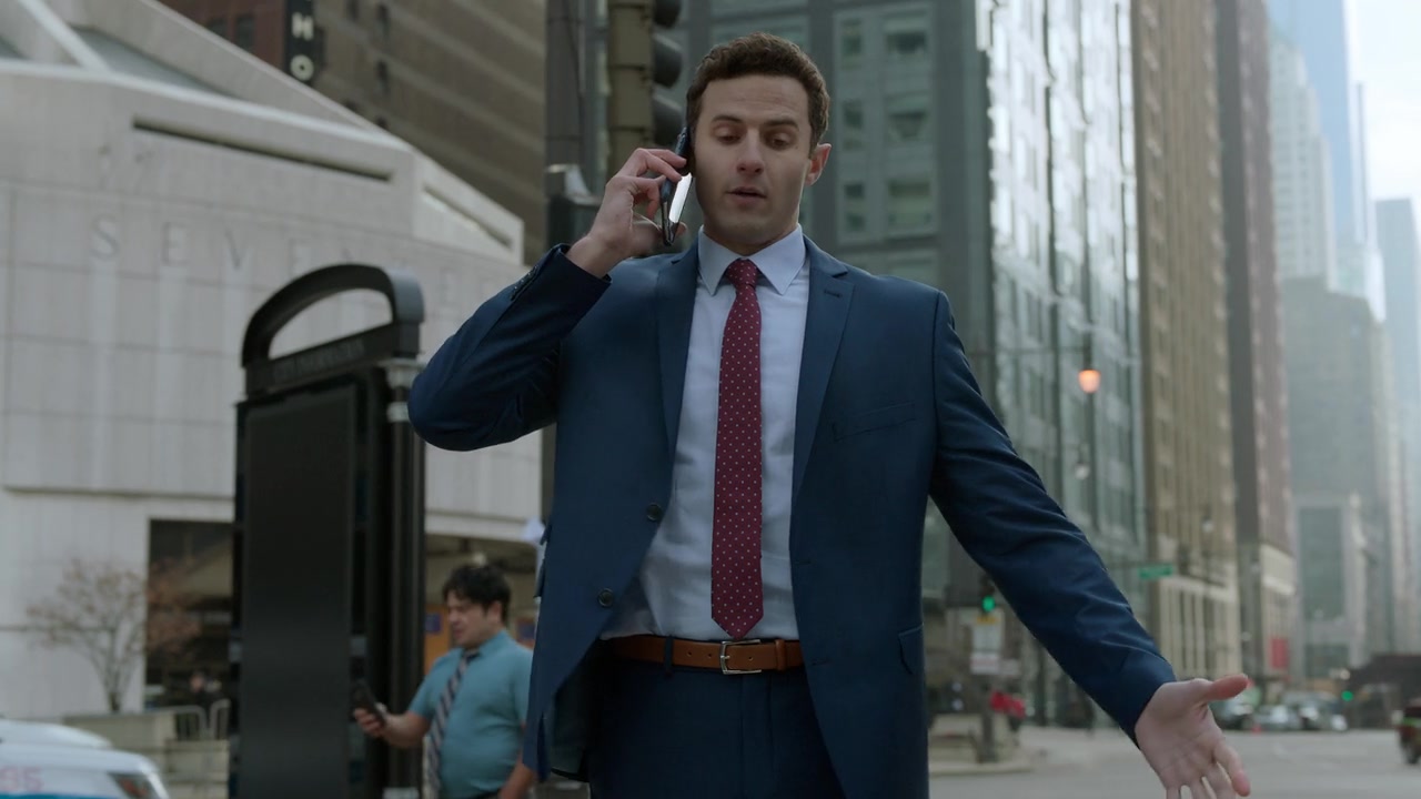 Emily_in_Paris_S01E02_Masculin_Feminin_720p_NF_WEB-DL_DDP5_1_x264-BTN_0792.jpg
