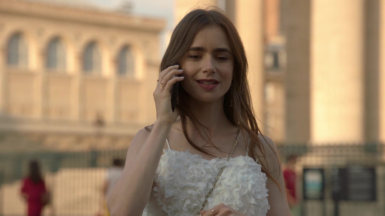 Emily_in_Paris_S01E02_Masculin_Feminin_720p_NF_WEB-DL_DDP5_1_x264-BTN_0817.jpg