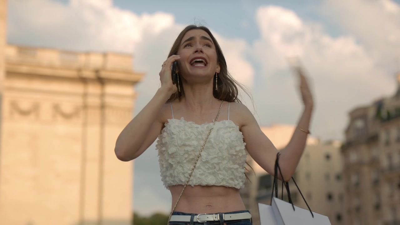 Emily_in_Paris_S01E02_Masculin_Feminin_720p_NF_WEB-DL_DDP5_1_x264-BTN_0832.jpg