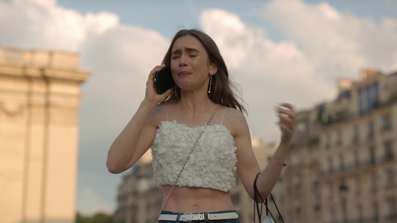 Emily_in_Paris_S01E02_Masculin_Feminin_720p_NF_WEB-DL_DDP5_1_x264-BTN_0833.jpg