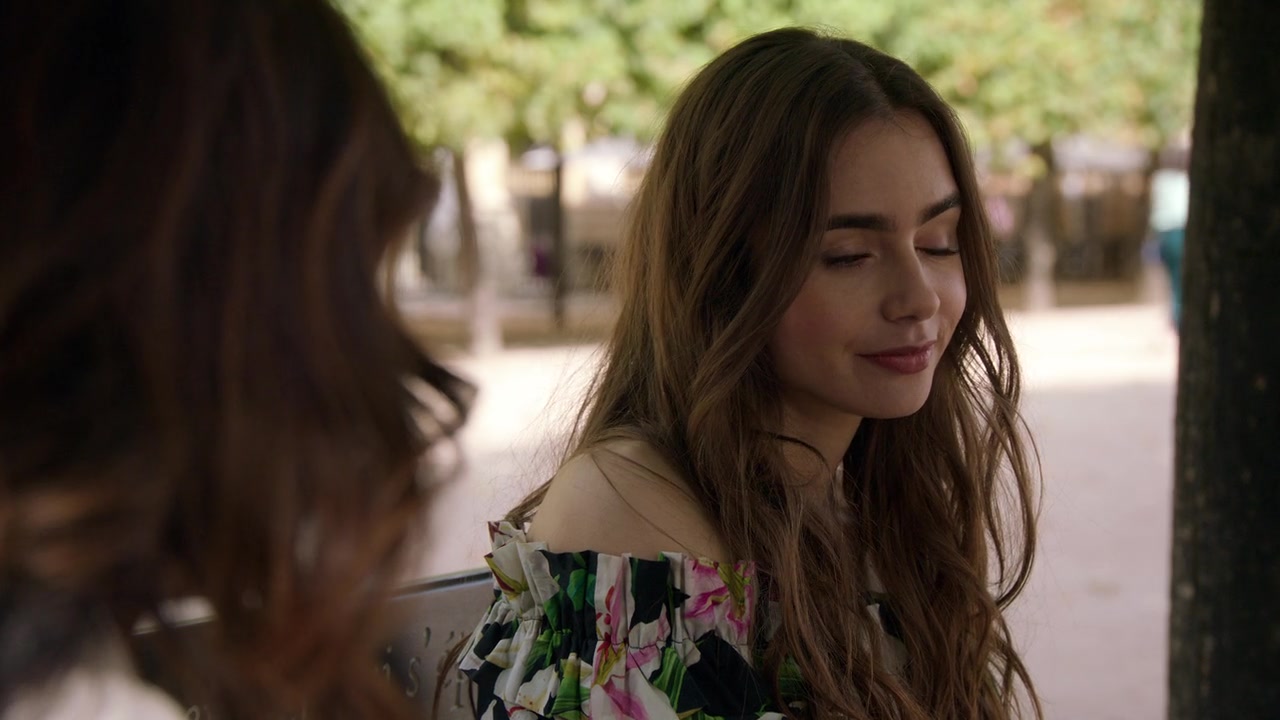 Emily_in_Paris_S01E02_Masculin_Feminin_720p_NF_WEB-DL_DDP5_1_x264-BTN_0992.jpg