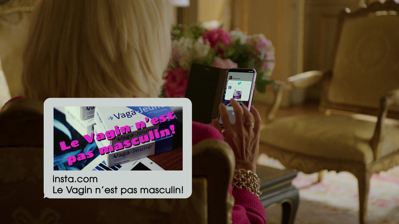 Emily_in_Paris_S01E02_Masculin_Feminin_720p_NF_WEB-DL_DDP5_1_x264-BTN_1025.jpg