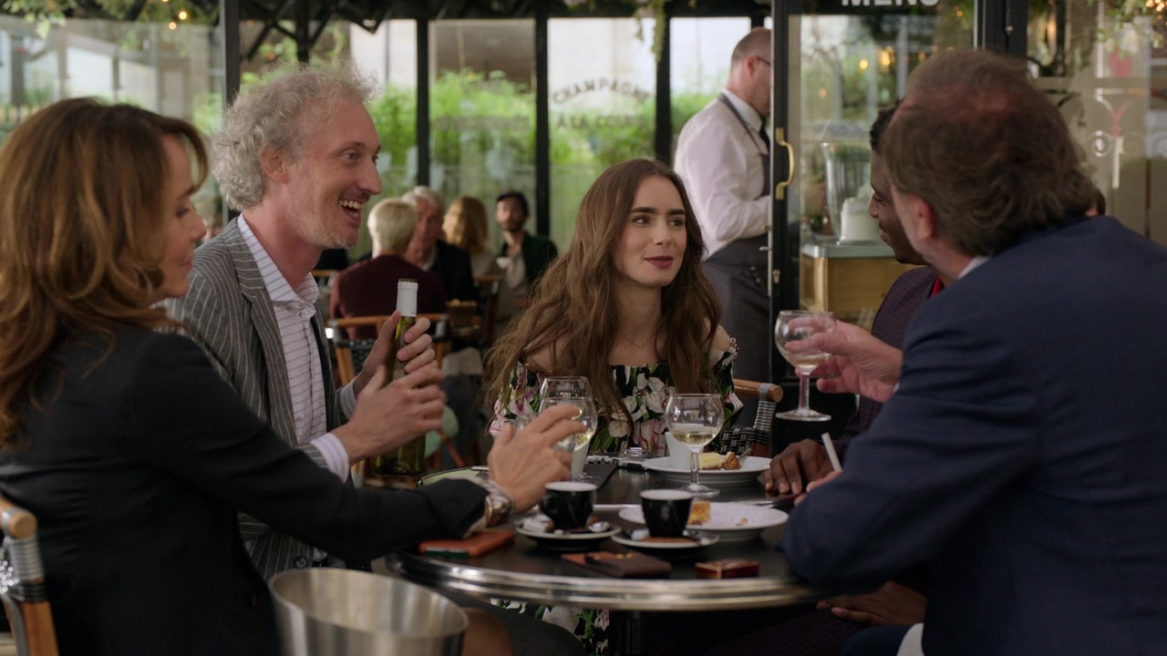 Emily_in_Paris_S01E02_Masculin_Feminin_720p_NF_WEB-DL_DDP5_1_x264-BTN_1096.jpg