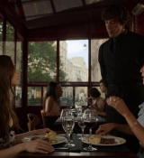 Emily_in_Paris_S01E02_Masculin_Feminin_720p_NF_WEB-DL_DDP5_1_x264-BTN_0658.jpg