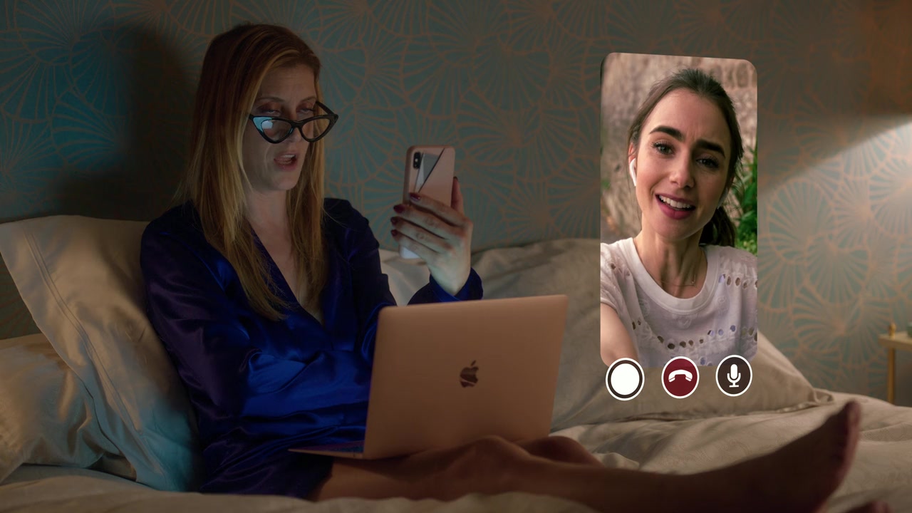 Emily_in_Paris_S01E03_Sexy_or_Sexist_720p_NF_WEB-DL_DDP5_1_x264-BTN_0028.jpg