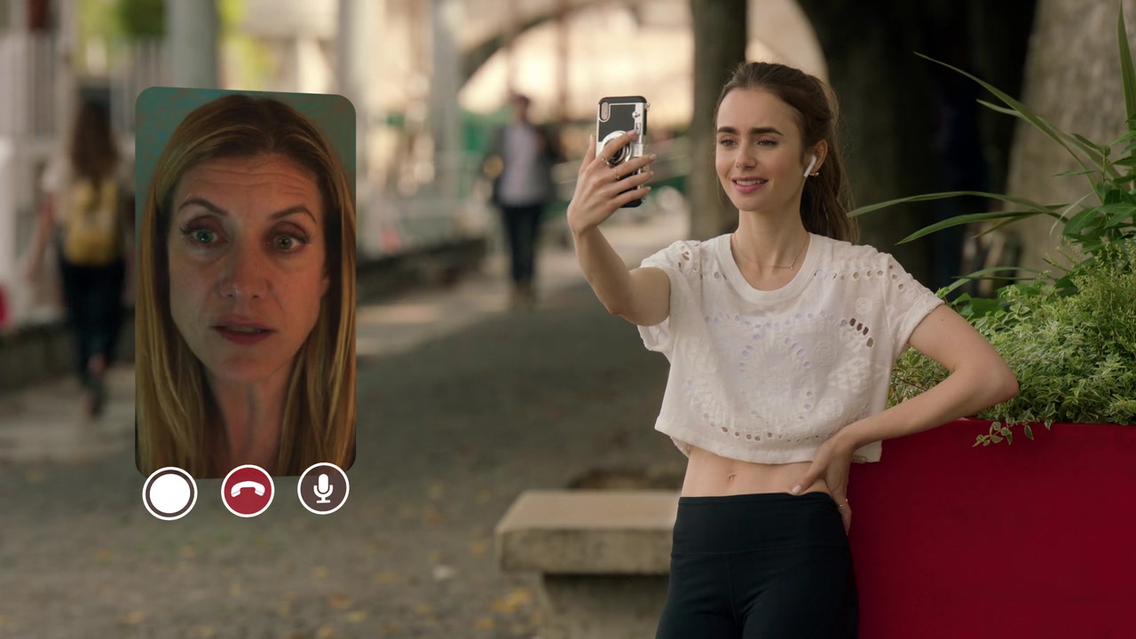 Emily_in_Paris_S01E03_Sexy_or_Sexist_720p_NF_WEB-DL_DDP5_1_x264-BTN_0053.jpg