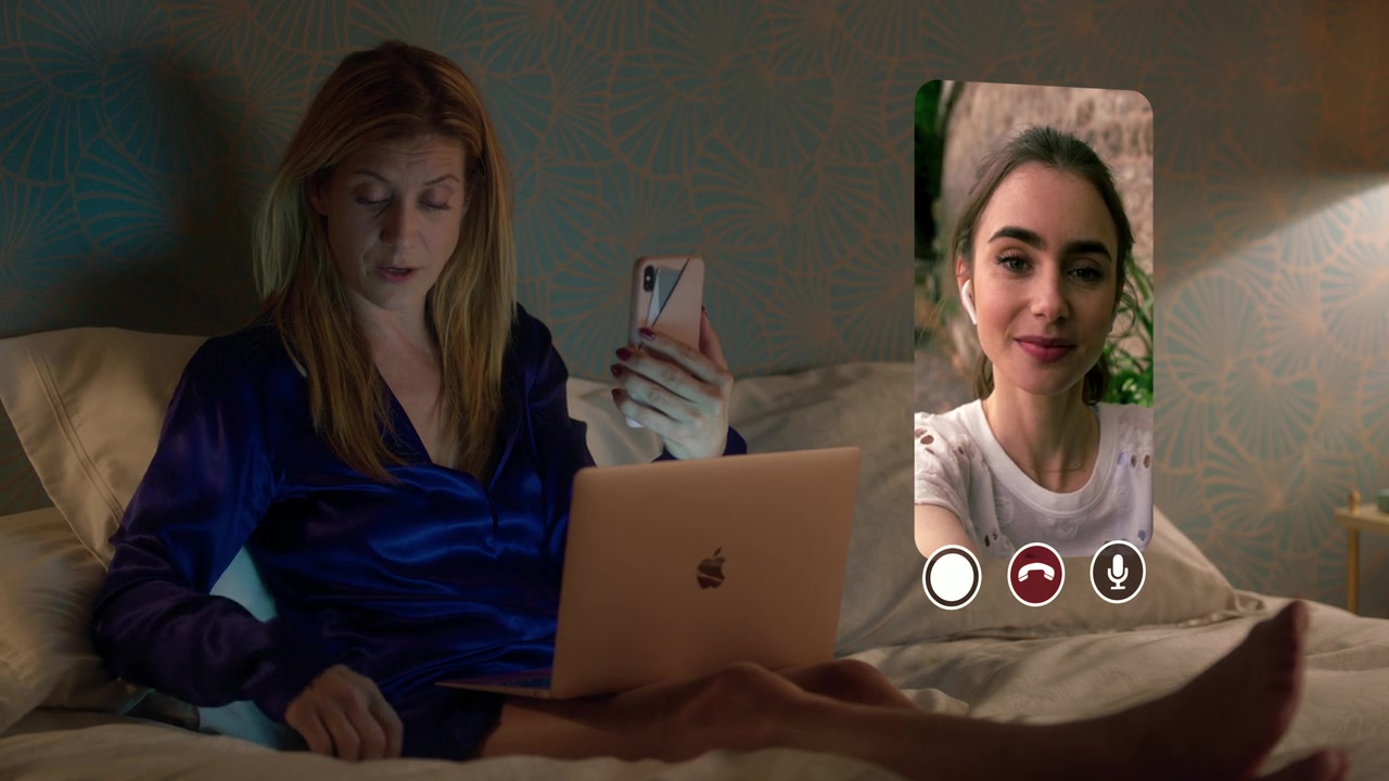 Emily_in_Paris_S01E03_Sexy_or_Sexist_720p_NF_WEB-DL_DDP5_1_x264-BTN_0056.jpg