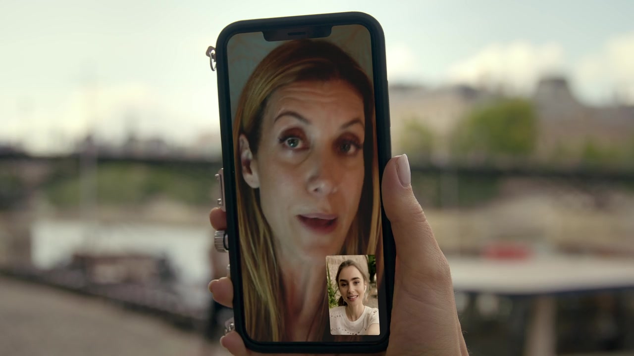 Emily_in_Paris_S01E03_Sexy_or_Sexist_720p_NF_WEB-DL_DDP5_1_x264-BTN_0063.jpg
