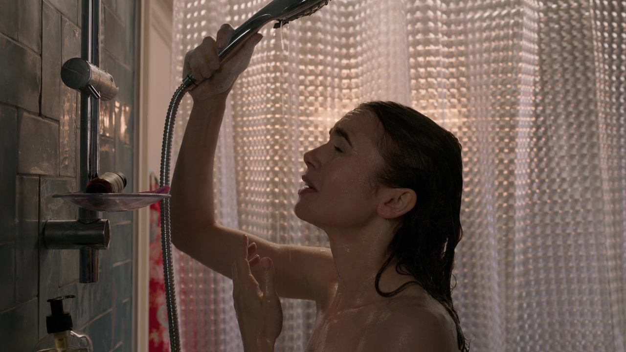 Emily_in_Paris_S01E03_Sexy_or_Sexist_720p_NF_WEB-DL_DDP5_1_x264-BTN_0112.jpg