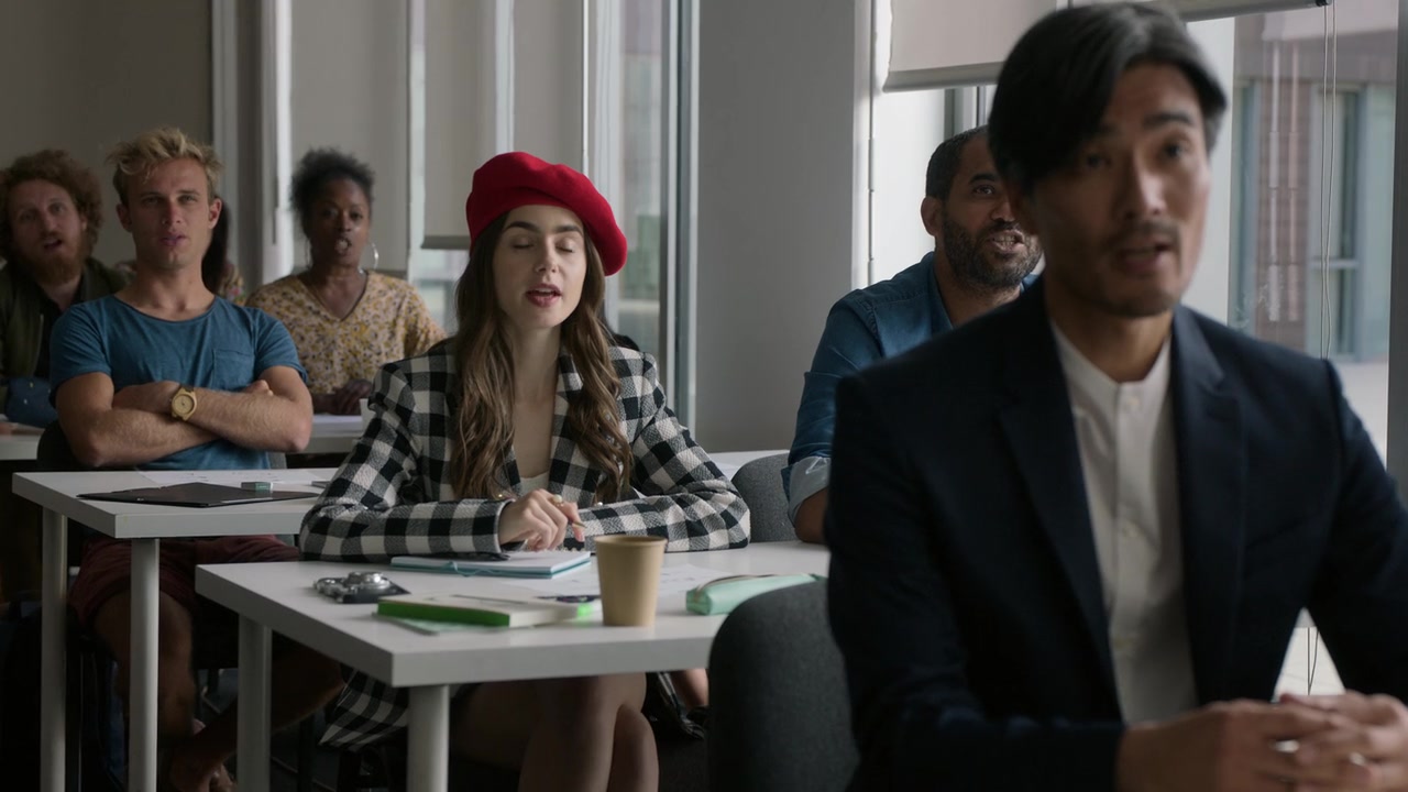 Emily_in_Paris_S01E03_Sexy_or_Sexist_720p_NF_WEB-DL_DDP5_1_x264-BTN_0178.jpg