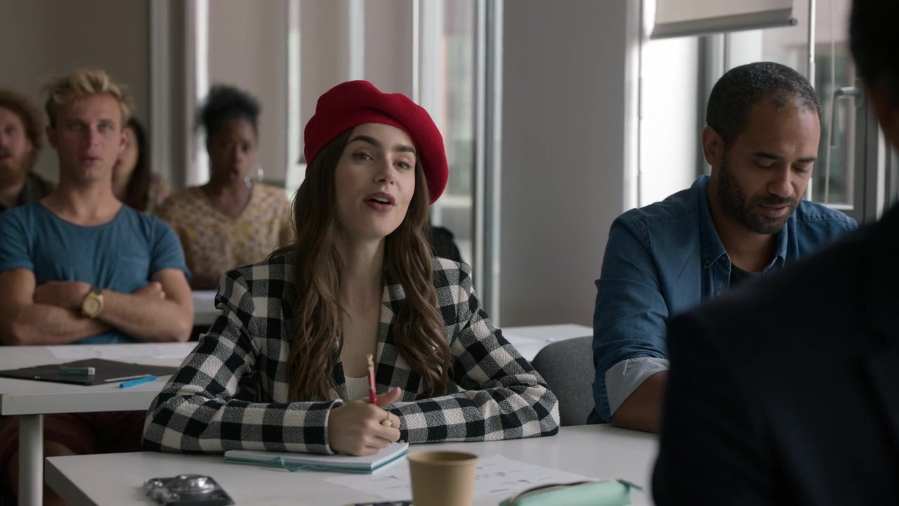 Emily_in_Paris_S01E03_Sexy_or_Sexist_720p_NF_WEB-DL_DDP5_1_x264-BTN_0184.jpg