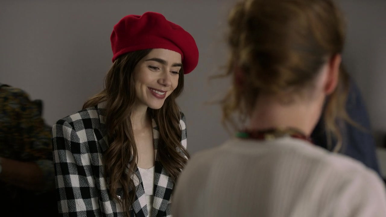 Emily_in_Paris_S01E03_Sexy_or_Sexist_720p_NF_WEB-DL_DDP5_1_x264-BTN_0206.jpg Emily_in_Paris_S01E03_Sexy_or_Sexist_720p_NF_WEB-DL_DDP5_1_x264-BTN_0206.jpg