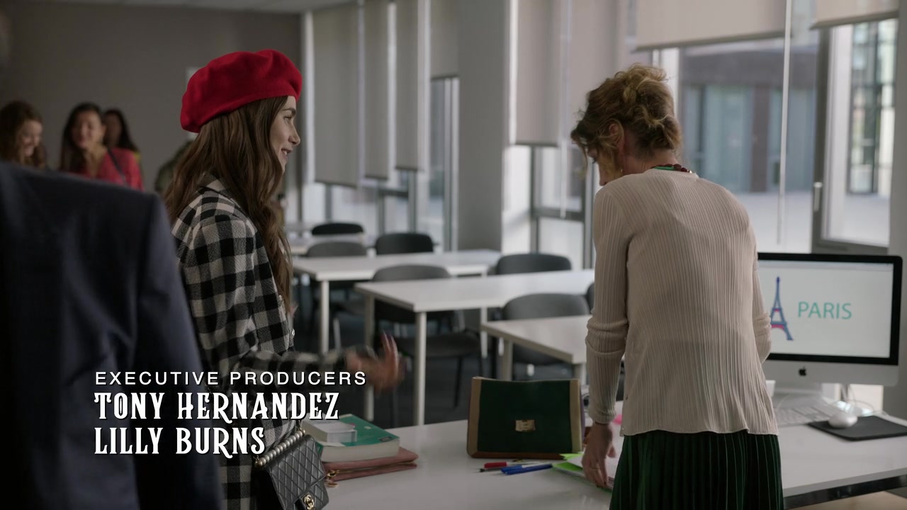 Emily_in_Paris_S01E03_Sexy_or_Sexist_720p_NF_WEB-DL_DDP5_1_x264-BTN_0208.jpg