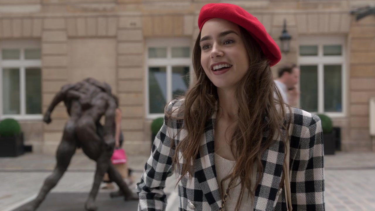 Emily_in_Paris_S01E03_Sexy_or_Sexist_720p_NF_WEB-DL_DDP5_1_x264-BTN_0251.jpg
