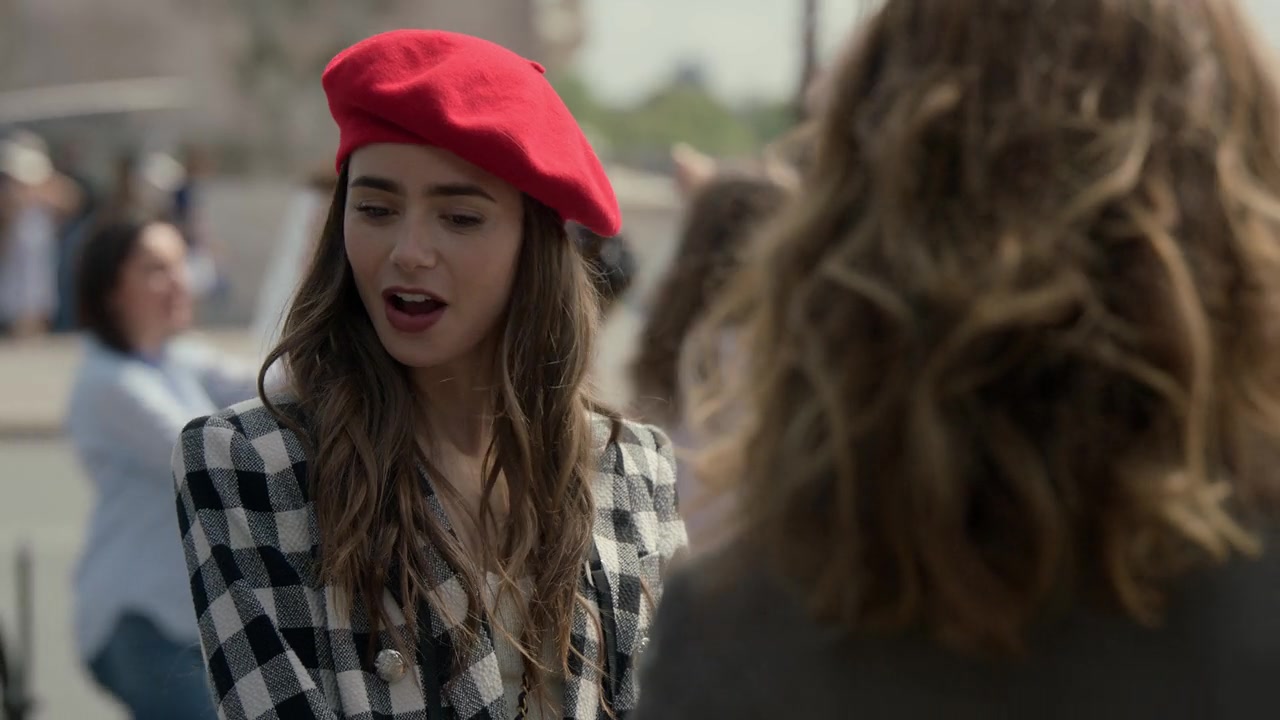 Emily_in_Paris_S01E03_Sexy_or_Sexist_720p_NF_WEB-DL_DDP5_1_x264-BTN_0324.jpg