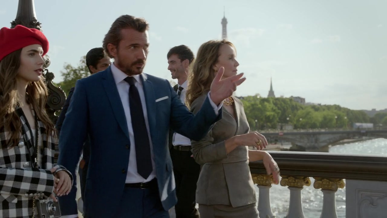 Emily_in_Paris_S01E03_Sexy_or_Sexist_720p_NF_WEB-DL_DDP5_1_x264-BTN_0339.jpg Emily_in_Paris_S01E03_Sexy_or_Sexist_720p_NF_WEB-DL_DDP5_1_x264-BTN_0339.jpg