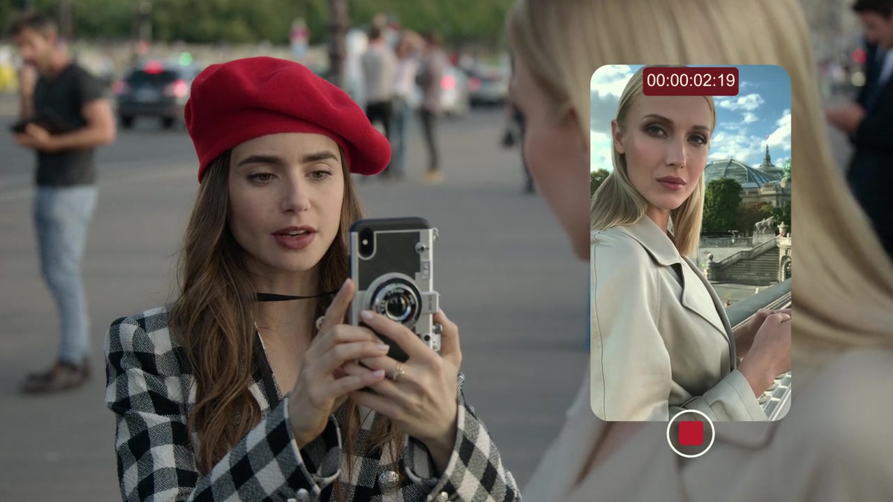 Emily_in_Paris_S01E03_Sexy_or_Sexist_720p_NF_WEB-DL_DDP5_1_x264-BTN_0367.jpg