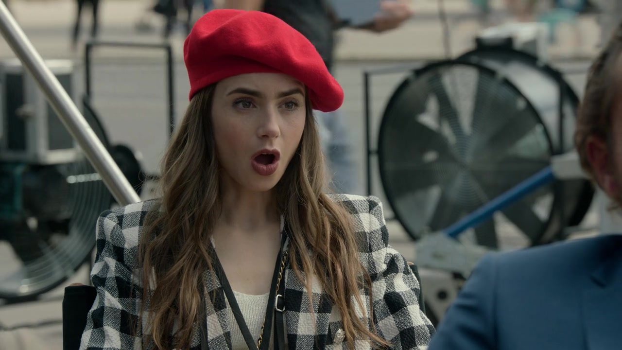 Emily_in_Paris_S01E03_Sexy_or_Sexist_720p_NF_WEB-DL_DDP5_1_x264-BTN_0390.jpg