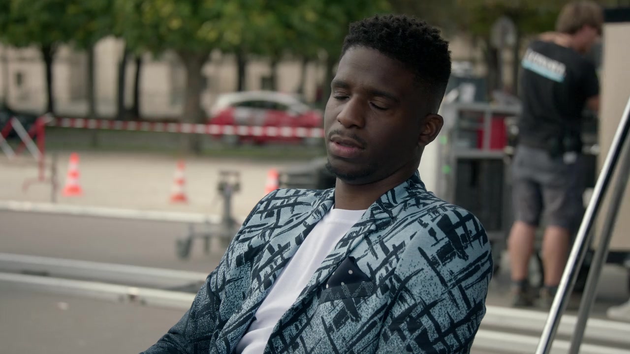 Emily_in_Paris_S01E03_Sexy_or_Sexist_720p_NF_WEB-DL_DDP5_1_x264-BTN_0399.jpg Emily_in_Paris_S01E03_Sexy_or_Sexist_720p_NF_WEB-DL_DDP5_1_x264-BTN_0399.jpg