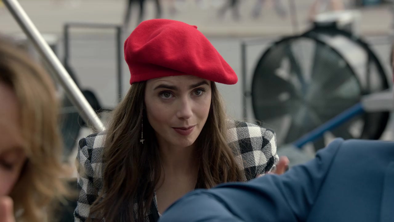 Emily_in_Paris_S01E03_Sexy_or_Sexist_720p_NF_WEB-DL_DDP5_1_x264-BTN_0403.jpg Emily_in_Paris_S01E03_Sexy_or_Sexist_720p_NF_WEB-DL_DDP5_1_x264-BTN_0403.jpg