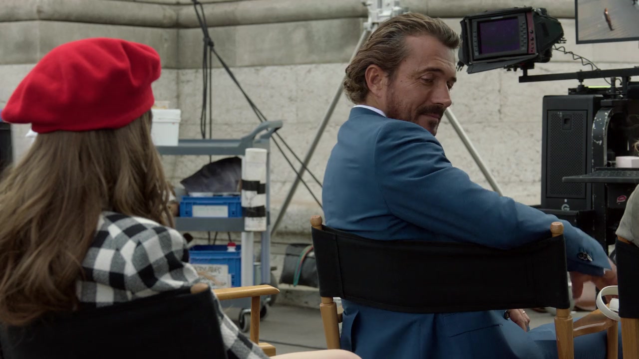 Emily_in_Paris_S01E03_Sexy_or_Sexist_720p_NF_WEB-DL_DDP5_1_x264-BTN_0404.jpg
