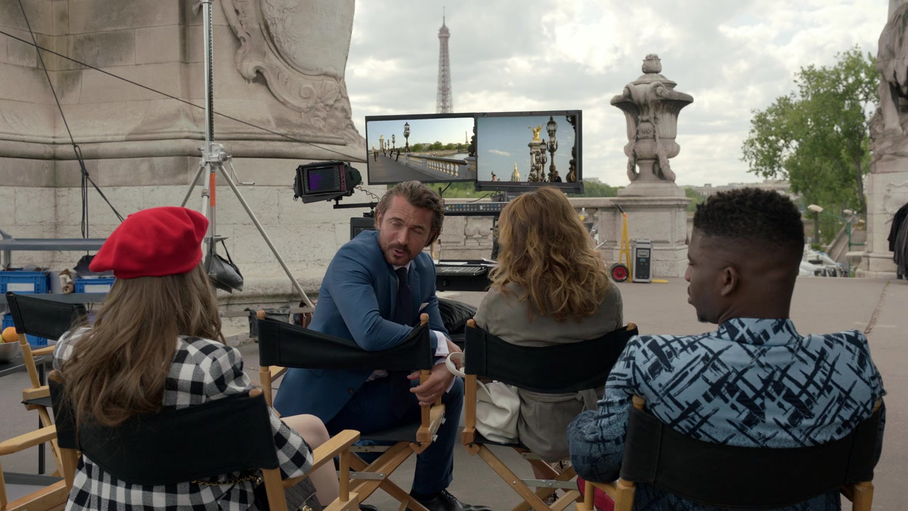 Emily_in_Paris_S01E03_Sexy_or_Sexist_720p_NF_WEB-DL_DDP5_1_x264-BTN_0418.jpg