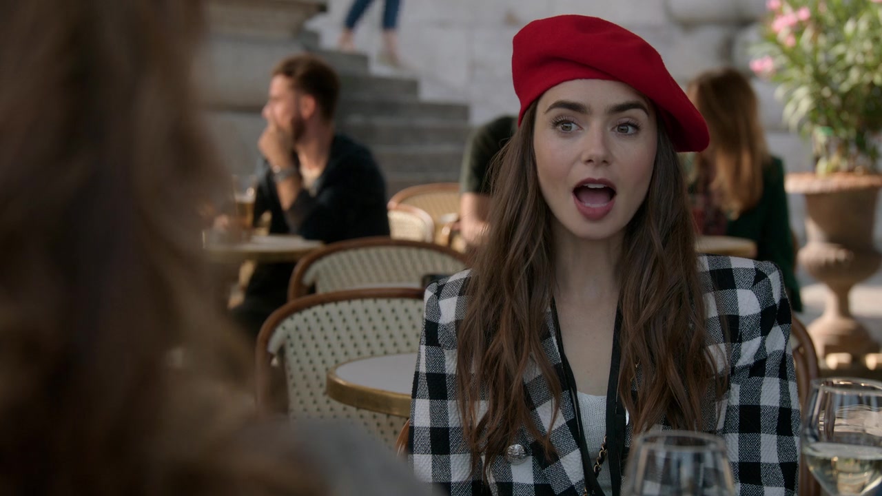 Emily_in_Paris_S01E03_Sexy_or_Sexist_720p_NF_WEB-DL_DDP5_1_x264-BTN_0443.jpg