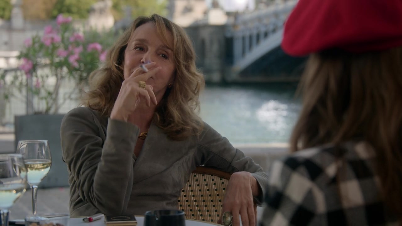 Emily_in_Paris_S01E03_Sexy_or_Sexist_720p_NF_WEB-DL_DDP5_1_x264-BTN_0454.jpg