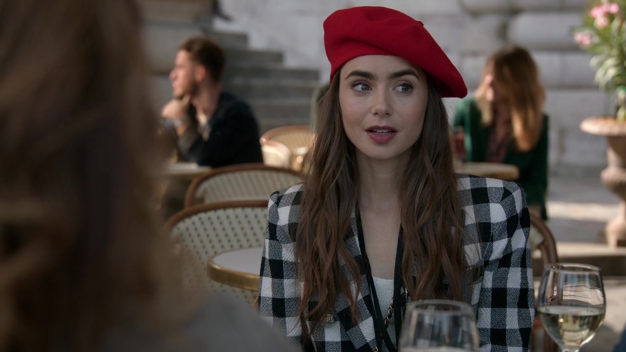 Emily_in_Paris_S01E03_Sexy_or_Sexist_720p_NF_WEB-DL_DDP5_1_x264-BTN_0463.jpg