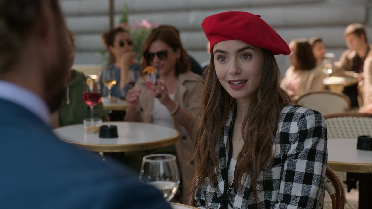 Emily_in_Paris_S01E03_Sexy_or_Sexist_720p_NF_WEB-DL_DDP5_1_x264-BTN_0470.jpg
