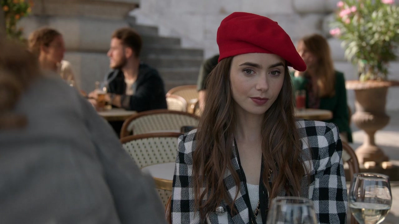 Emily_in_Paris_S01E03_Sexy_or_Sexist_720p_NF_WEB-DL_DDP5_1_x264-BTN_0497.jpg