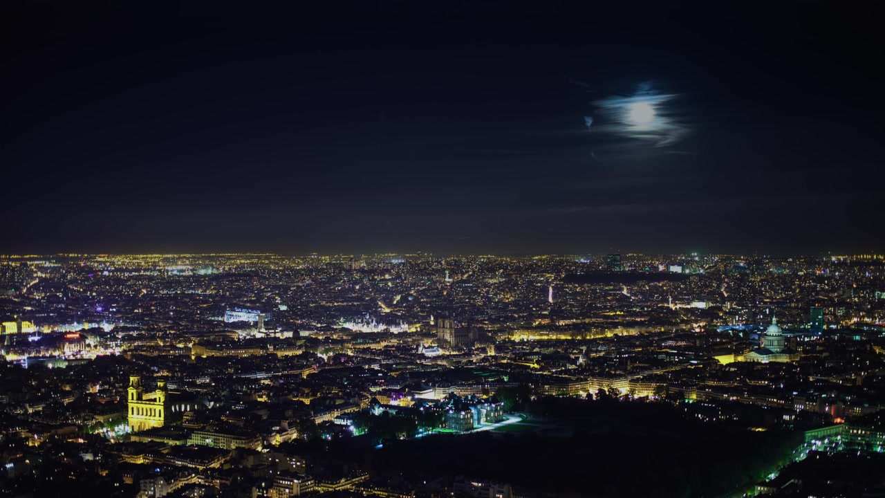 Emily_in_Paris_S01E03_Sexy_or_Sexist_720p_NF_WEB-DL_DDP5_1_x264-BTN_0501.jpg