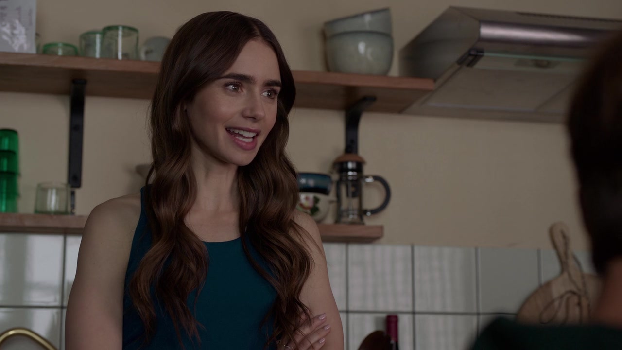 Emily_in_Paris_S01E03_Sexy_or_Sexist_720p_NF_WEB-DL_DDP5_1_x264-BTN_0563.jpg Emily_in_Paris_S01E03_Sexy_or_Sexist_720p_NF_WEB-DL_DDP5_1_x264-BTN_0563.jpg