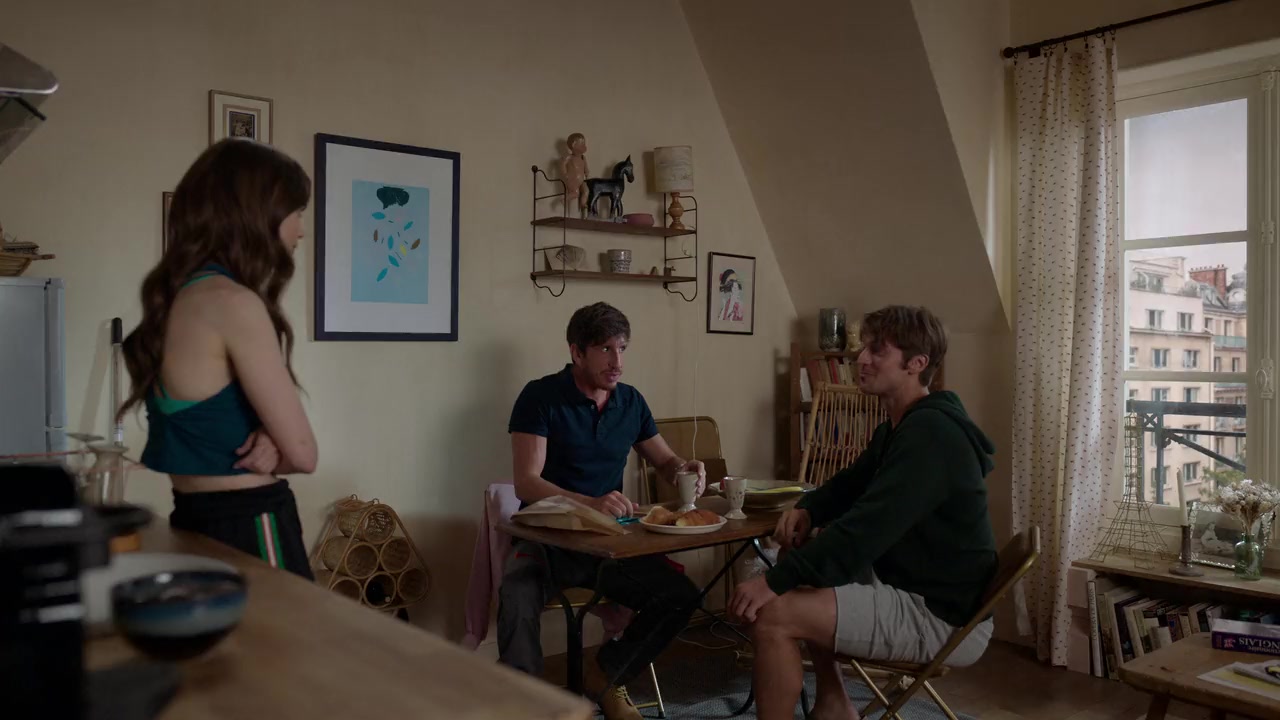 Emily_in_Paris_S01E03_Sexy_or_Sexist_720p_NF_WEB-DL_DDP5_1_x264-BTN_0567.jpg