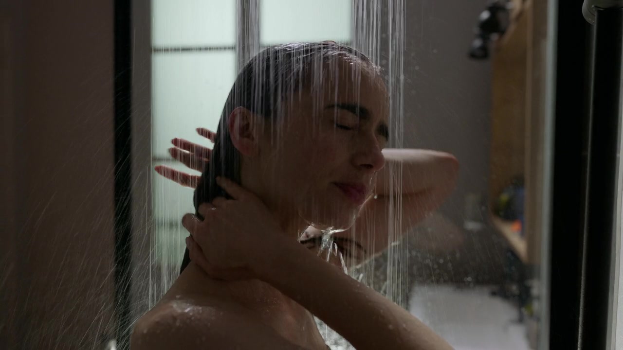 Emily_in_Paris_S01E03_Sexy_or_Sexist_720p_NF_WEB-DL_DDP5_1_x264-BTN_0585.jpg