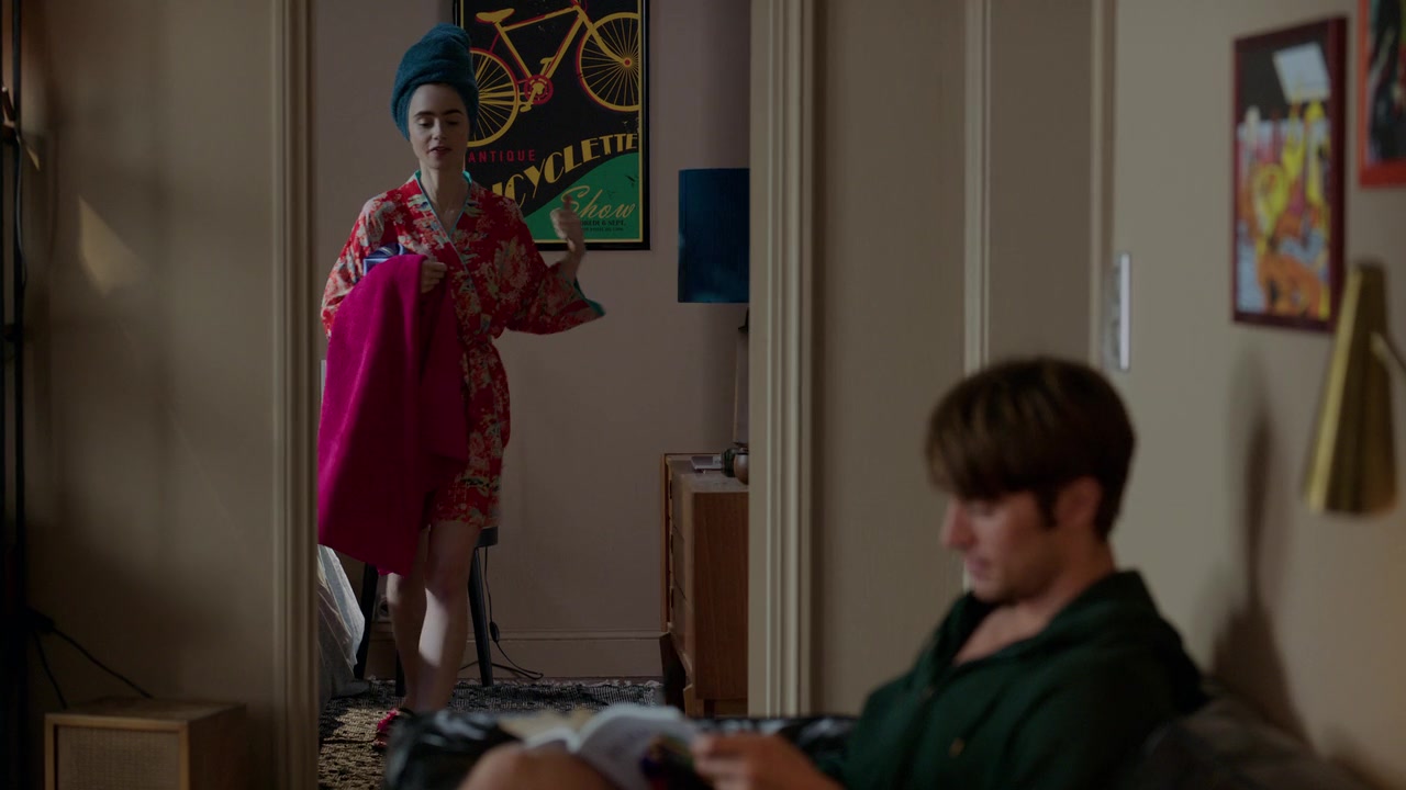 Emily_in_Paris_S01E03_Sexy_or_Sexist_720p_NF_WEB-DL_DDP5_1_x264-BTN_0593.jpg