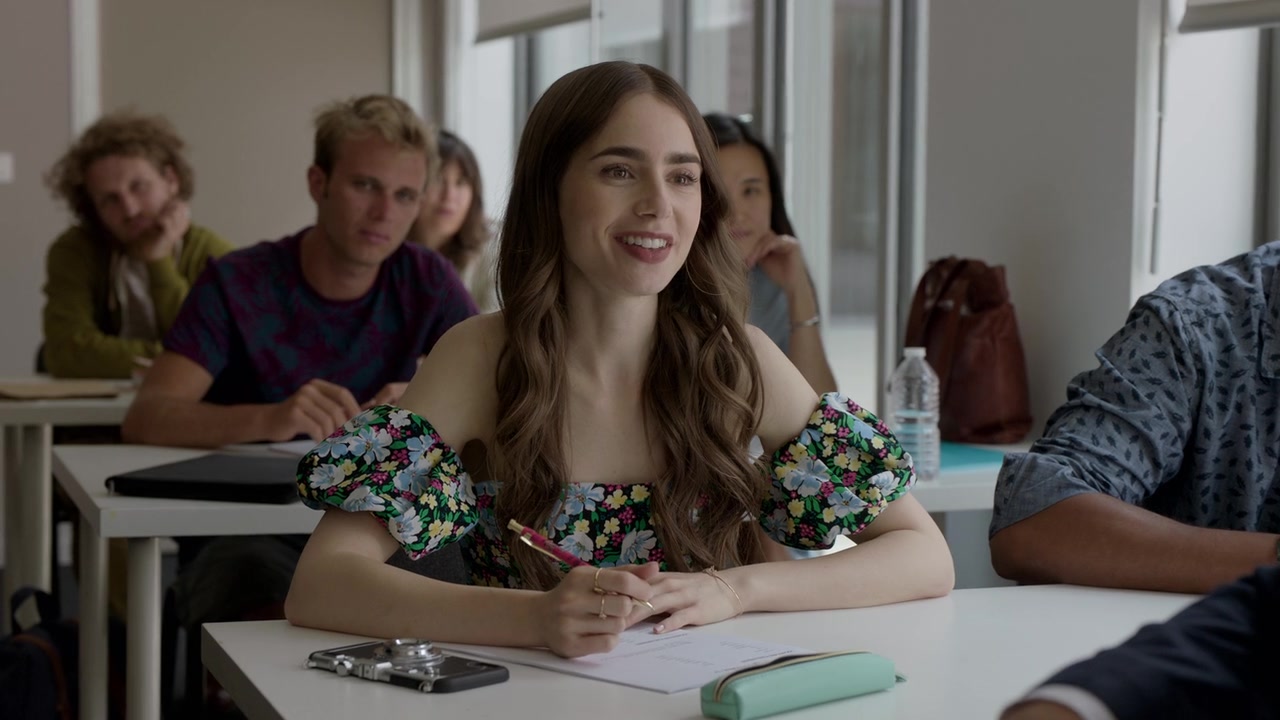 Emily_in_Paris_S01E03_Sexy_or_Sexist_720p_NF_WEB-DL_DDP5_1_x264-BTN_0625.jpg