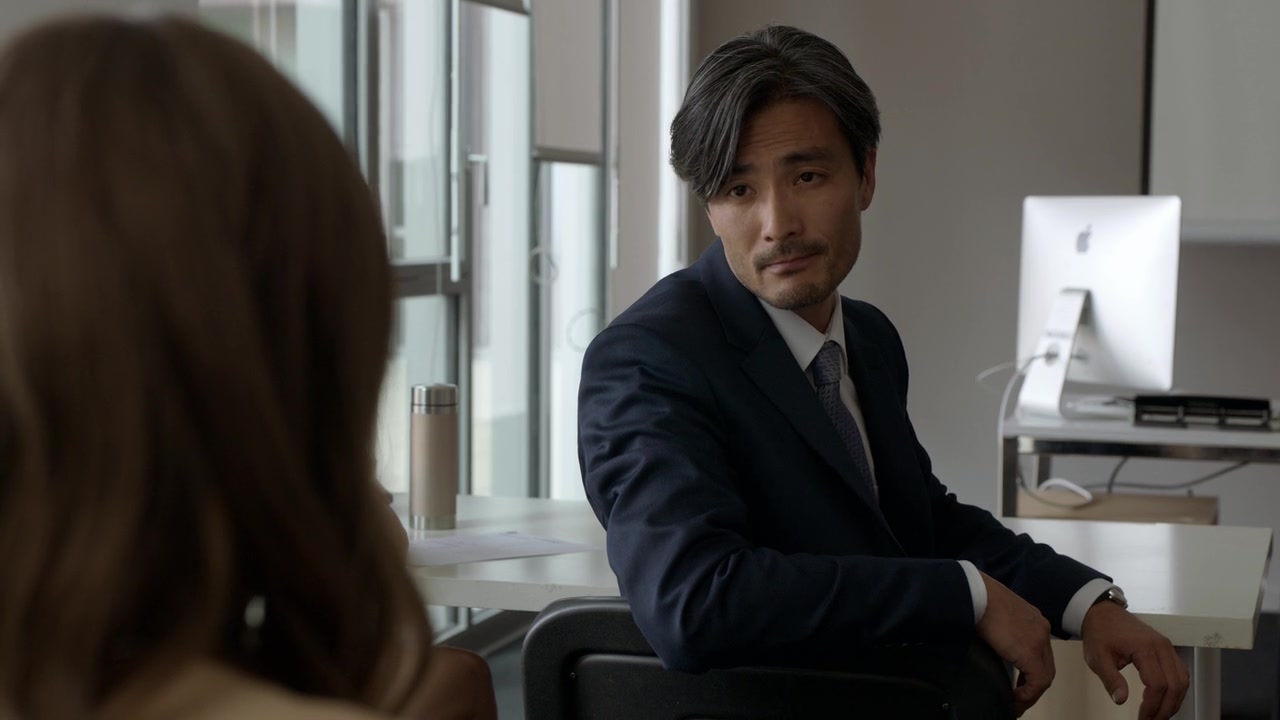 Emily_in_Paris_S01E03_Sexy_or_Sexist_720p_NF_WEB-DL_DDP5_1_x264-BTN_0629.jpg
