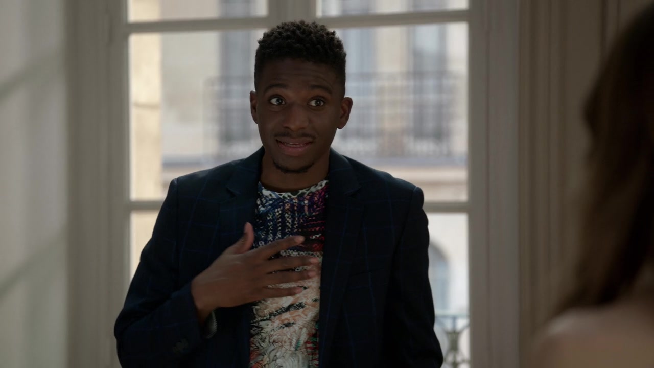 Emily_in_Paris_S01E03_Sexy_or_Sexist_720p_NF_WEB-DL_DDP5_1_x264-BTN_0682.jpg