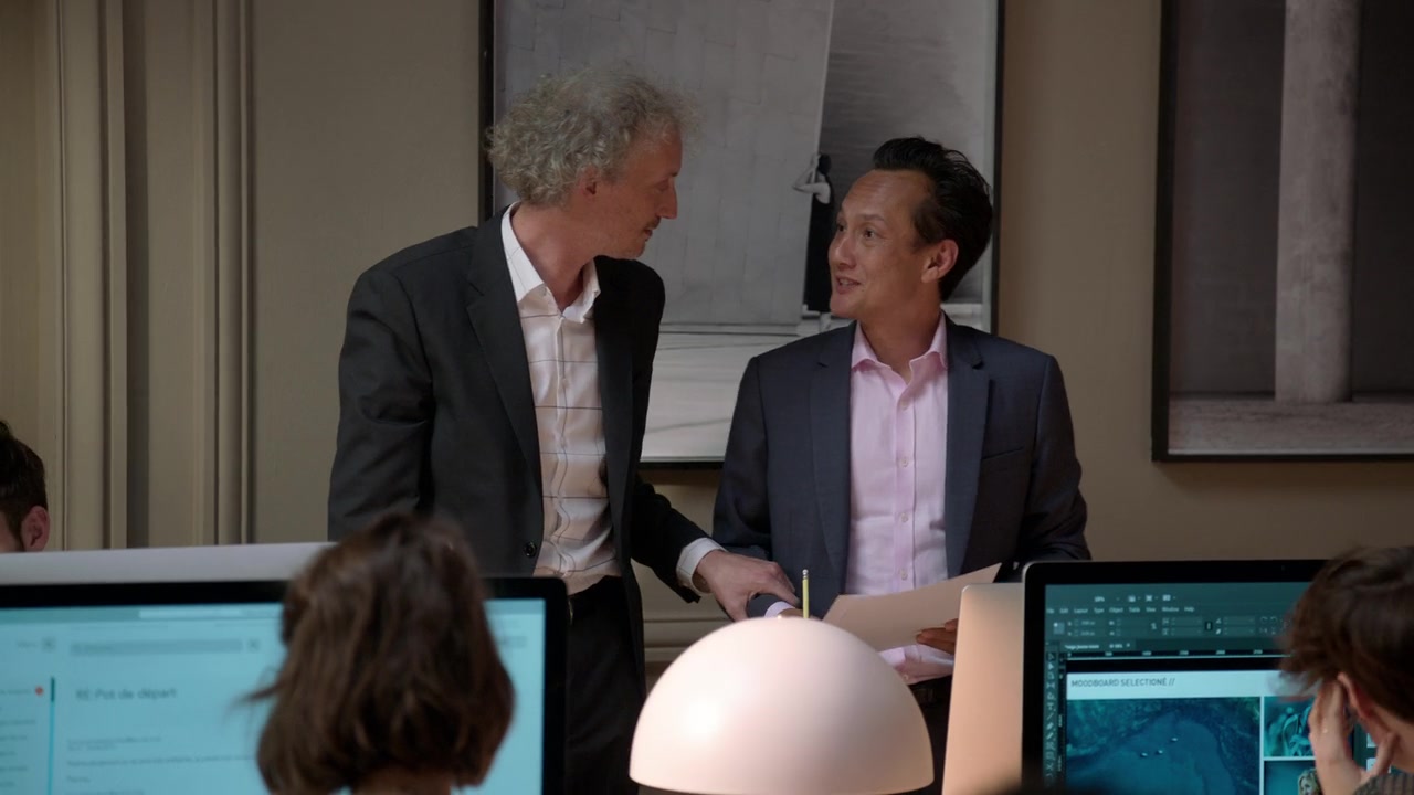 Emily_in_Paris_S01E03_Sexy_or_Sexist_720p_NF_WEB-DL_DDP5_1_x264-BTN_0685.jpg Emily_in_Paris_S01E03_Sexy_or_Sexist_720p_NF_WEB-DL_DDP5_1_x264-BTN_0685.jpg