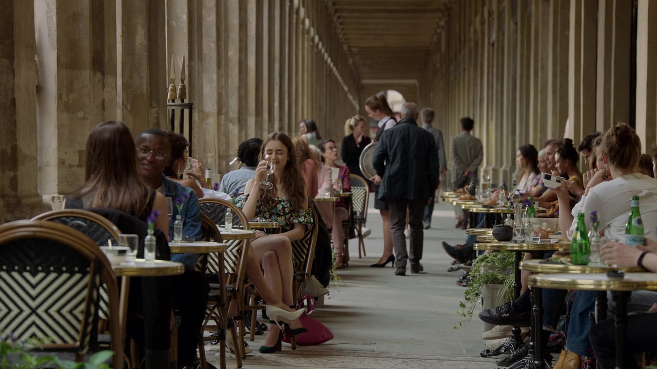 Emily_in_Paris_S01E03_Sexy_or_Sexist_720p_NF_WEB-DL_DDP5_1_x264-BTN_0732.jpg Emily_in_Paris_S01E03_Sexy_or_Sexist_720p_NF_WEB-DL_DDP5_1_x264-BTN_0732.jpg