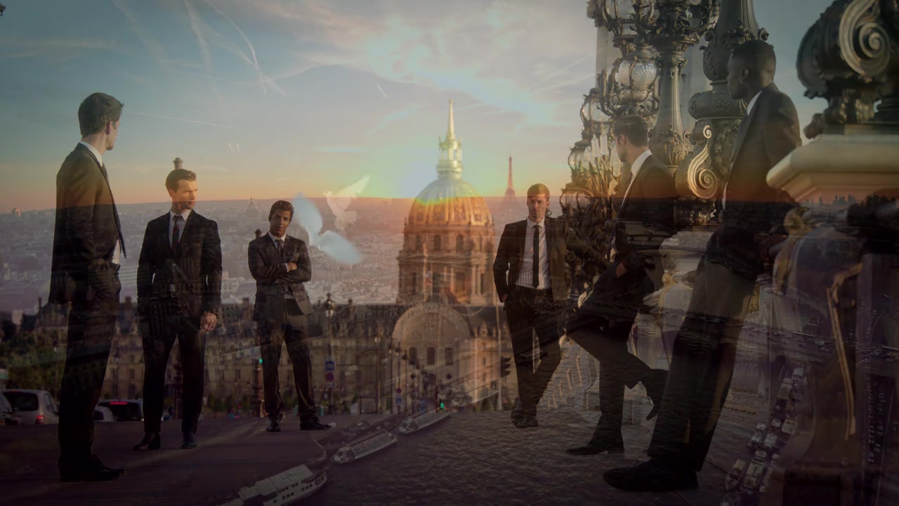 Emily_in_Paris_S01E03_Sexy_or_Sexist_720p_NF_WEB-DL_DDP5_1_x264-BTN_0746.jpg