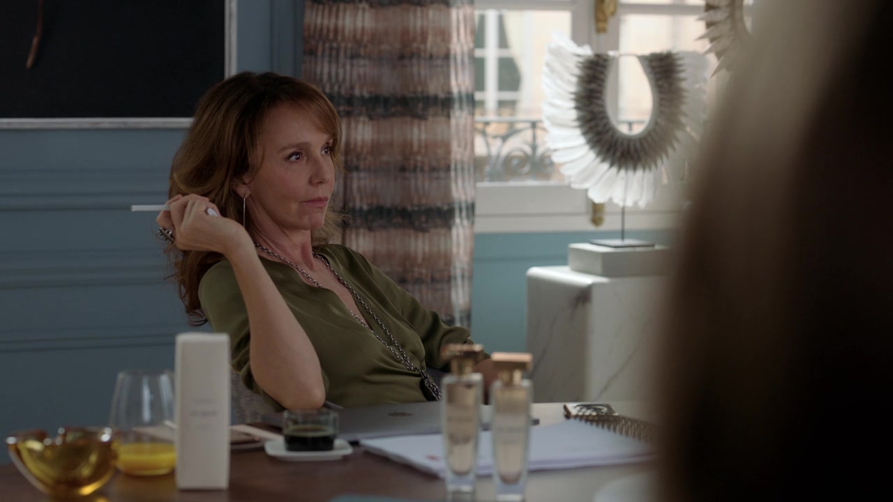 Emily_in_Paris_S01E03_Sexy_or_Sexist_720p_NF_WEB-DL_DDP5_1_x264-BTN_0767.jpg Emily_in_Paris_S01E03_Sexy_or_Sexist_720p_NF_WEB-DL_DDP5_1_x264-BTN_0767.jpg