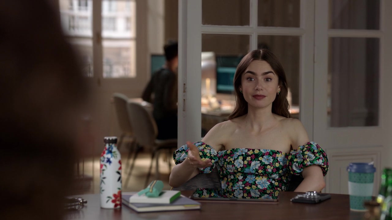 Emily_in_Paris_S01E03_Sexy_or_Sexist_720p_NF_WEB-DL_DDP5_1_x264-BTN_0771.jpg