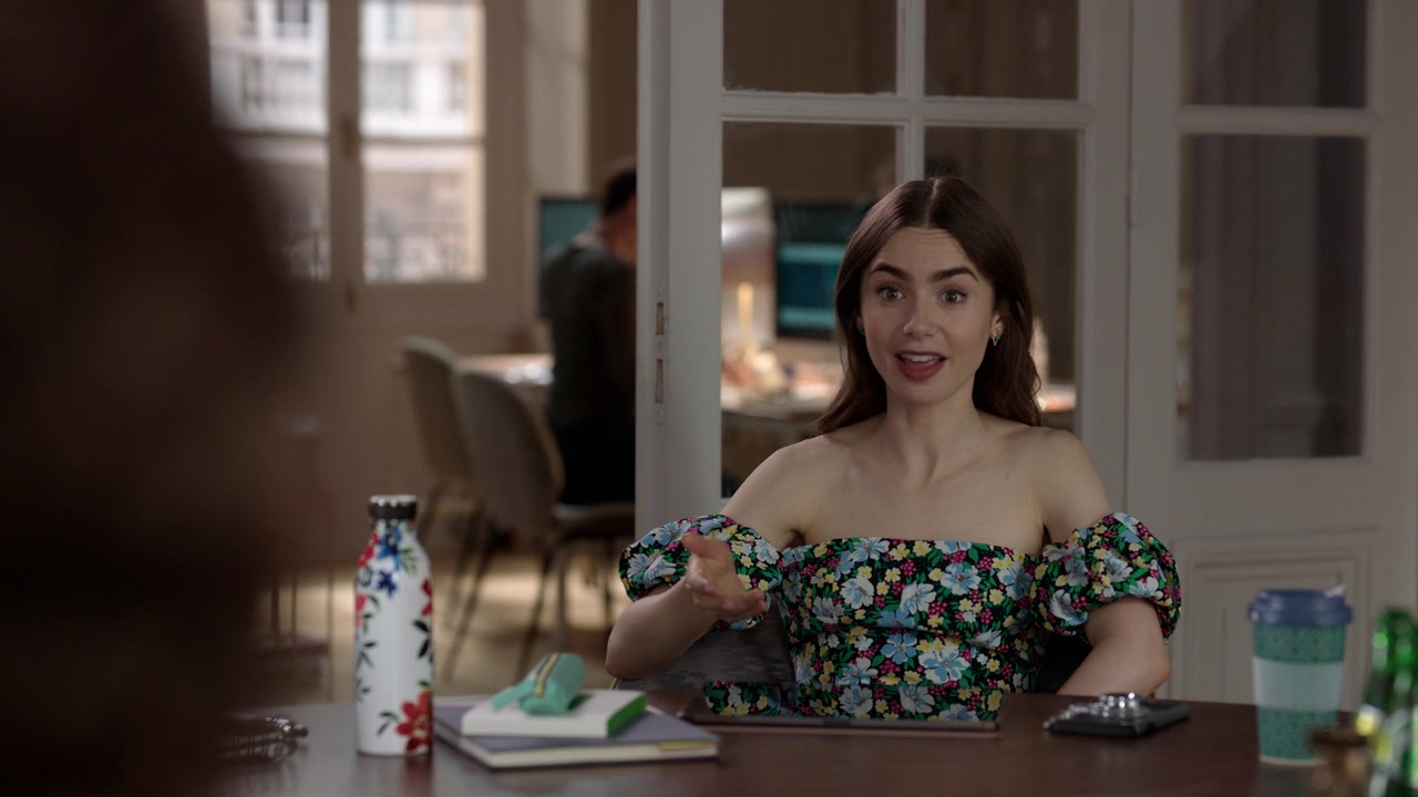 Emily_in_Paris_S01E03_Sexy_or_Sexist_720p_NF_WEB-DL_DDP5_1_x264-BTN_0772.jpg
