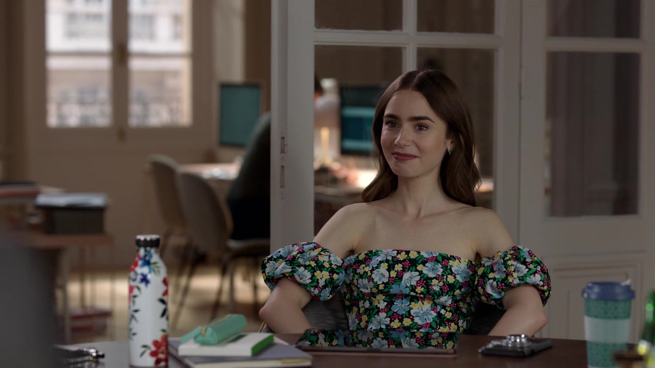 Emily_in_Paris_S01E03_Sexy_or_Sexist_720p_NF_WEB-DL_DDP5_1_x264-BTN_0784.jpg Emily_in_Paris_S01E03_Sexy_or_Sexist_720p_NF_WEB-DL_DDP5_1_x264-BTN_0784.jpg